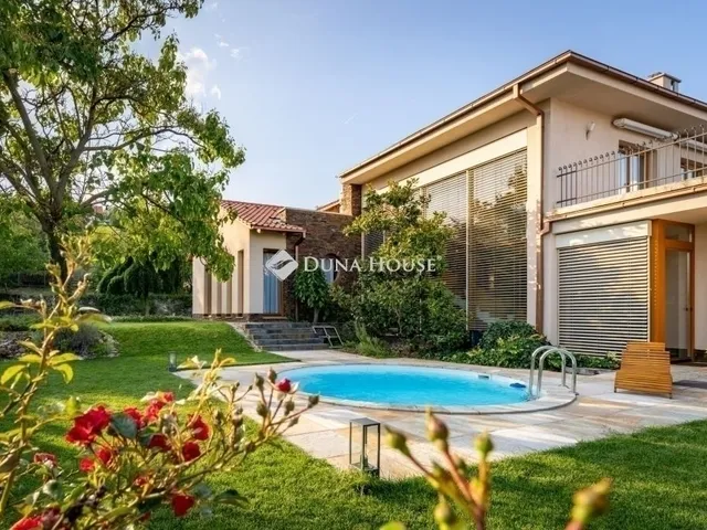 Eladó ház Pécs 300 nm