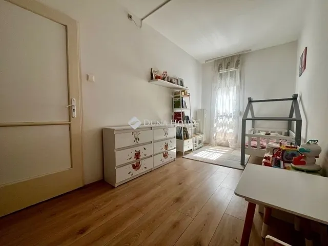 Eladó lakás Pécs 64 nm