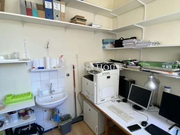 Eladó kereskedelmi és ipari ingatlan Pécs 30 nm