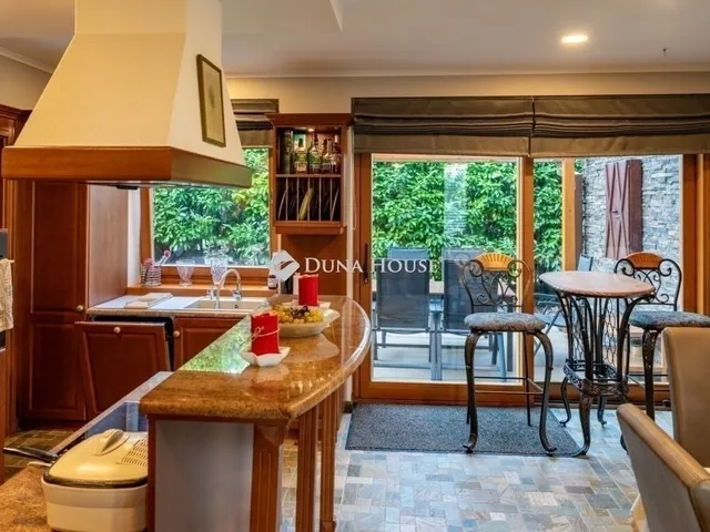 Eladó ház Pécs 300 nm