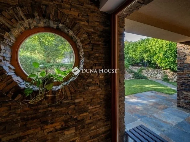 Eladó ház Pécs 300 nm