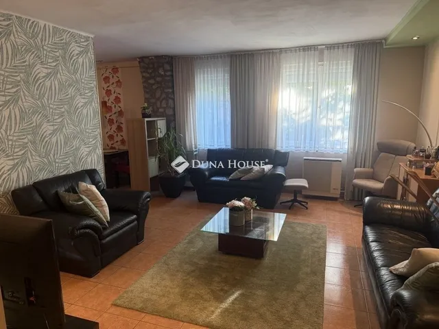 Eladó lakás Pécs 86 nm