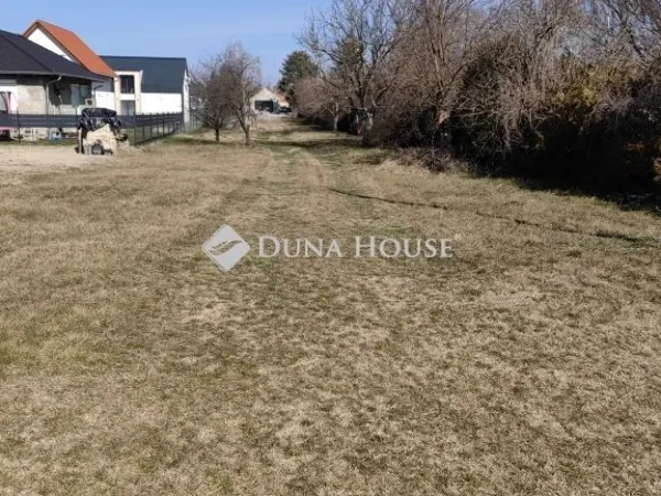 Eladó telek Balatonkeresztúr 1500 nm