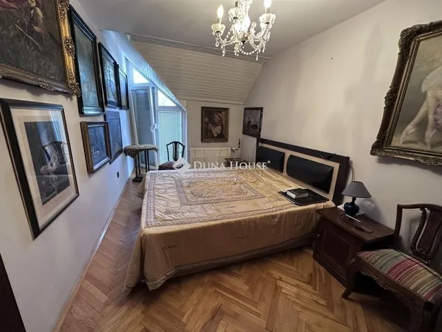 Eladó lakás Pécs, Mecsekoldal 230 nm