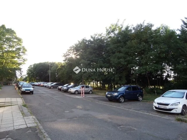 Eladó lakás Komló 59 nm