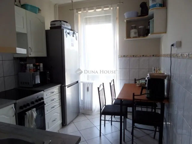 Eladó lakás Komló 59 nm