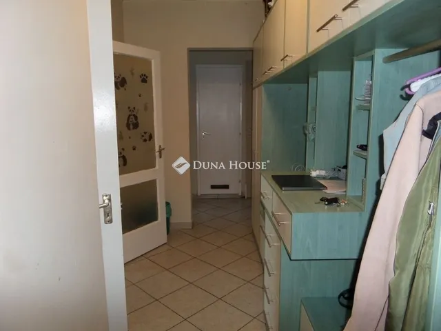 Eladó lakás Komló 59 nm