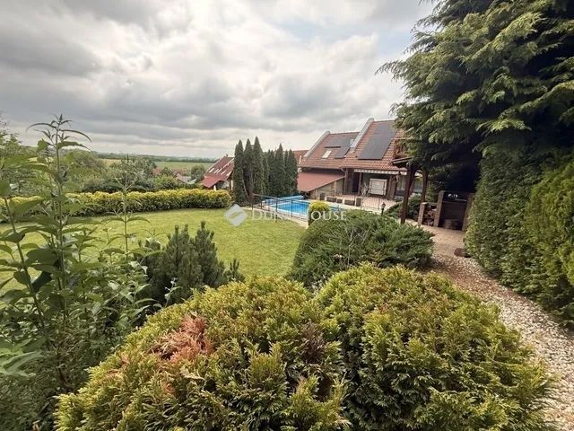 Eladó ház Kozármisleny 153 nm