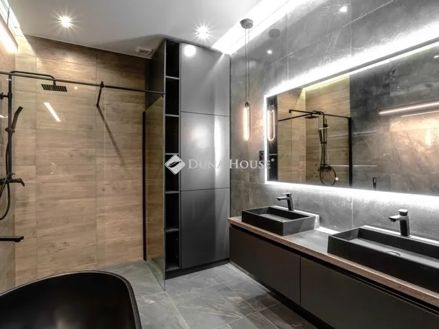 Eladó lakás Pécs 82 nm