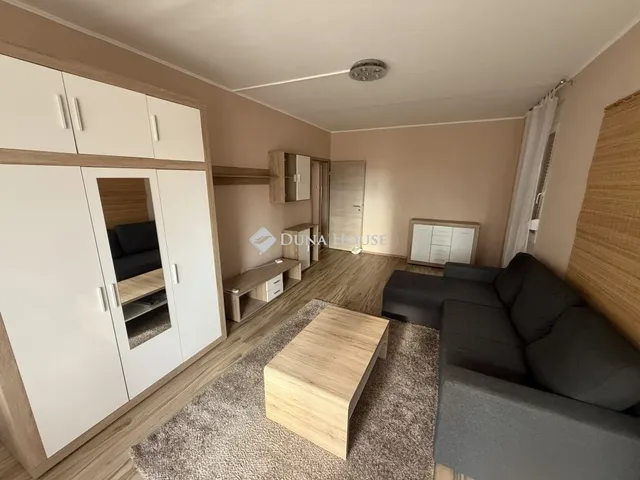 Kiadó lakás Pécs, Egyetemváros 54 nm