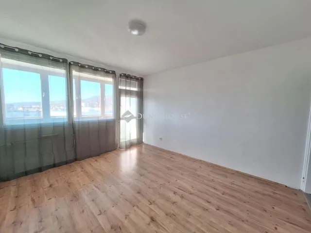 Eladó lakás Pécs, Uránváros 54 nm
