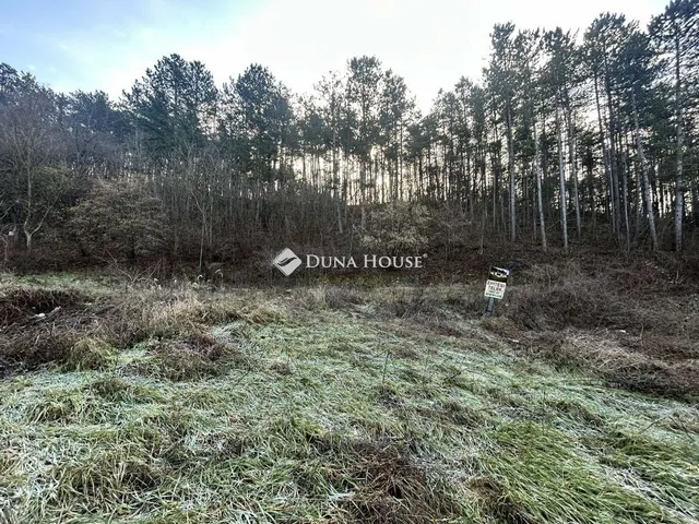 Eladó telek Pécs 1657 nm