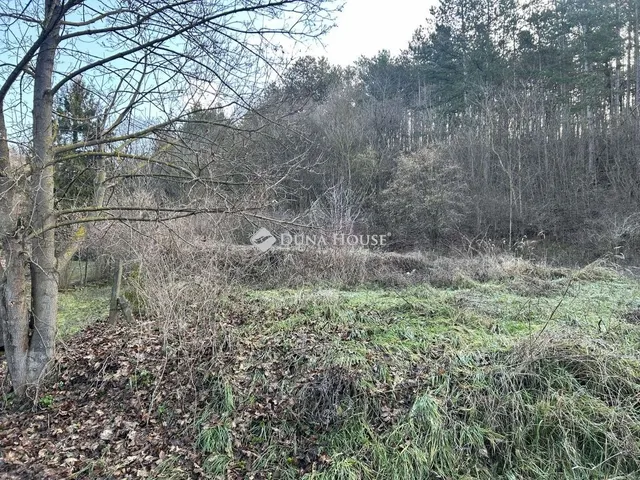 Eladó telek Pécs 1657 nm