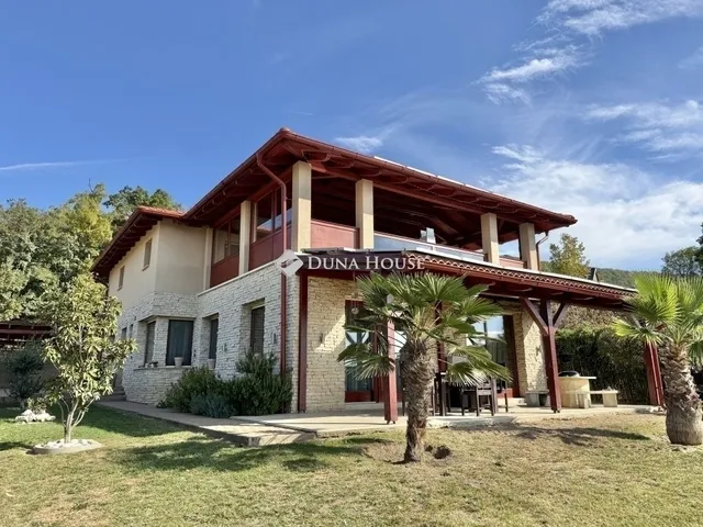 Eladó ház Pécs, Mecsekoldal 275 nm