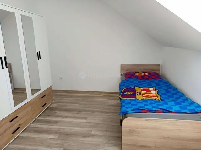 Eladó lakás Kozármisleny 84 nm