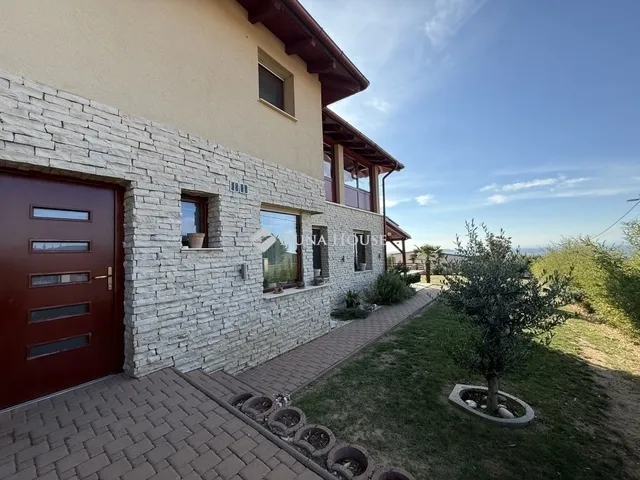 Eladó ház Pécs 275 nm