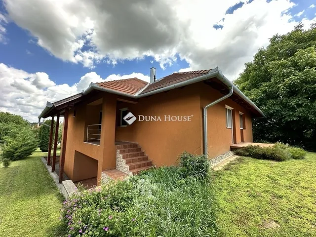 Eladó ház Kozármisleny 236 nm