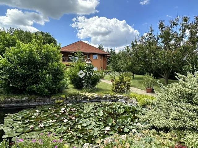 Eladó ház Kozármisleny 236 nm