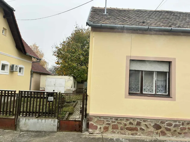 Eladó ház Szentlőrinc 70 nm