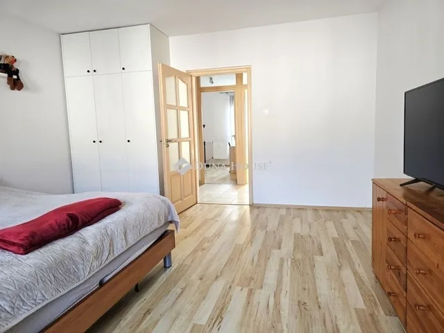 Eladó lakás Pécs 71 nm