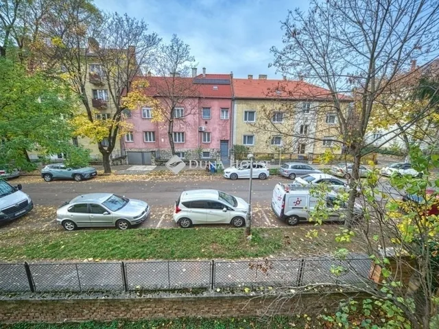 Eladó lakás Pécs 92 nm