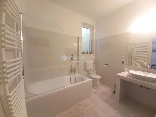 Eladó lakás Pécs 89 nm