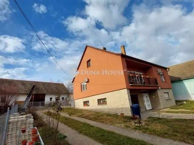 Eladó ház Kakasd 200 nm