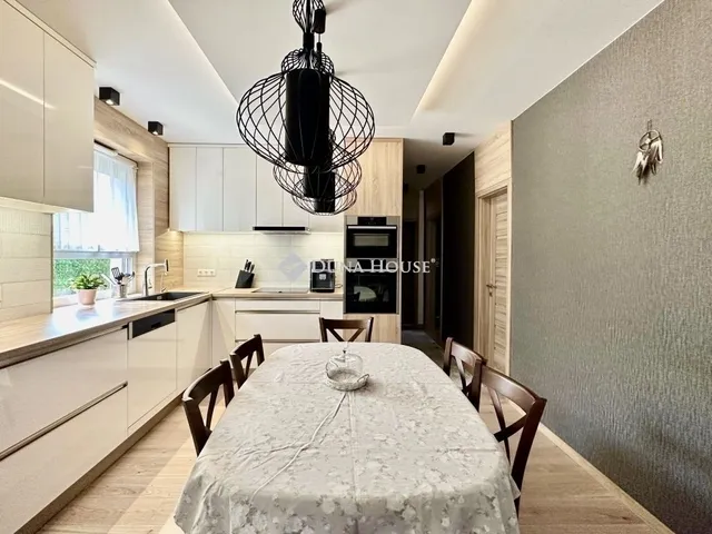 Eladó ház Kozármisleny 200 nm