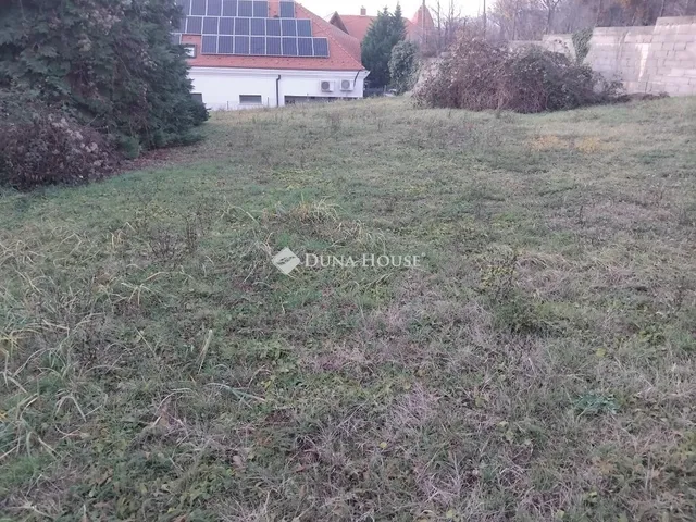 Eladó telek Pécs 800 nm