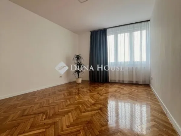 Eladó lakás Pécs 66 nm