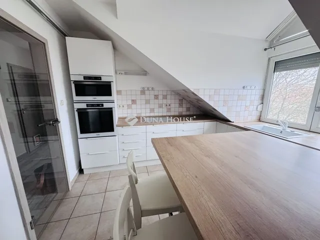 Eladó lakás Pécs 106 nm