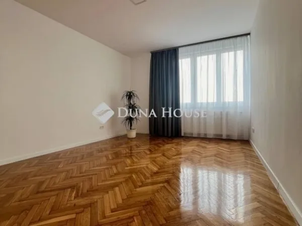 Eladó lakás Pécs 66 nm