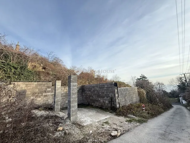 Eladó telek Pécs 1266 nm