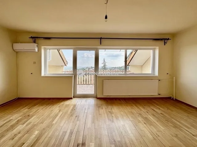 Eladó ház Pécs 200 nm