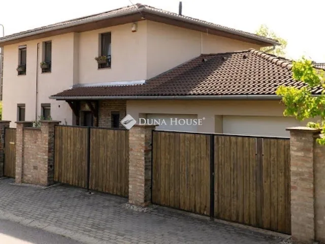 Eladó ház Pécs 200 nm