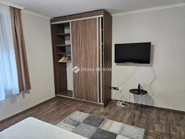 Eladó lakás Pécs 105 nm