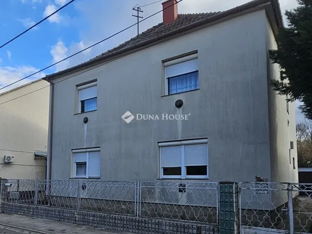 Eladó ház Pécs 180 nm