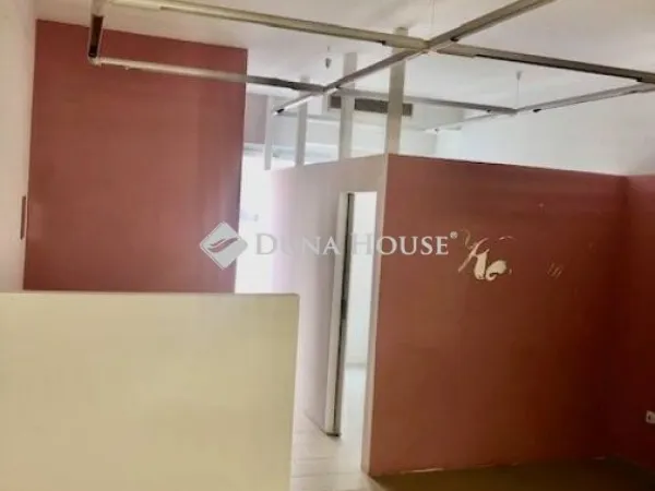 Kiadó kereskedelmi és ipari ingatlan Pécs 29 nm