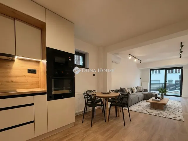 Eladó lakás Pécs 78 nm