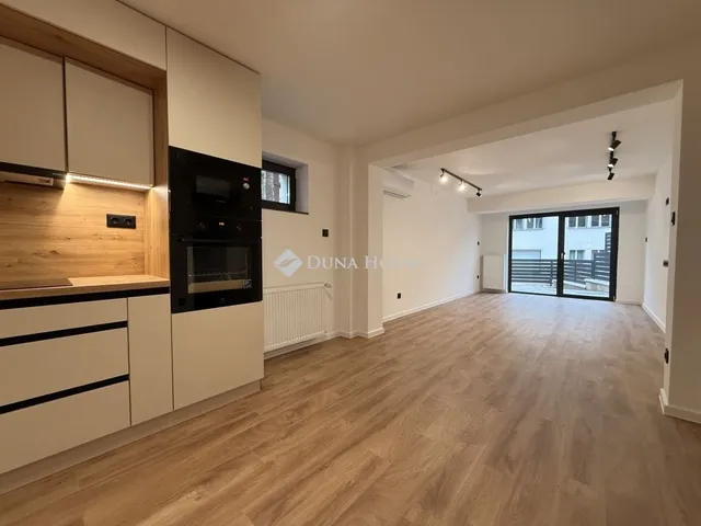 Eladó lakás Pécs 78 nm