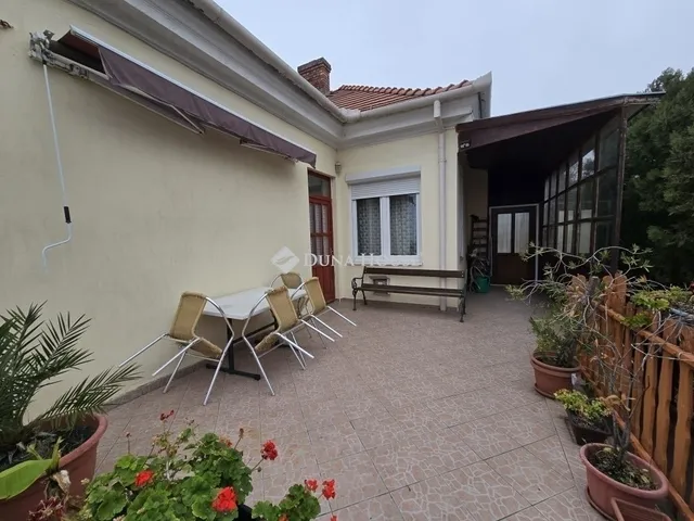 Eladó ház Pécs 190 nm
