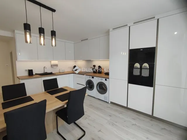 Kiadó lakás Pécs, Egyetemváros 53 nm