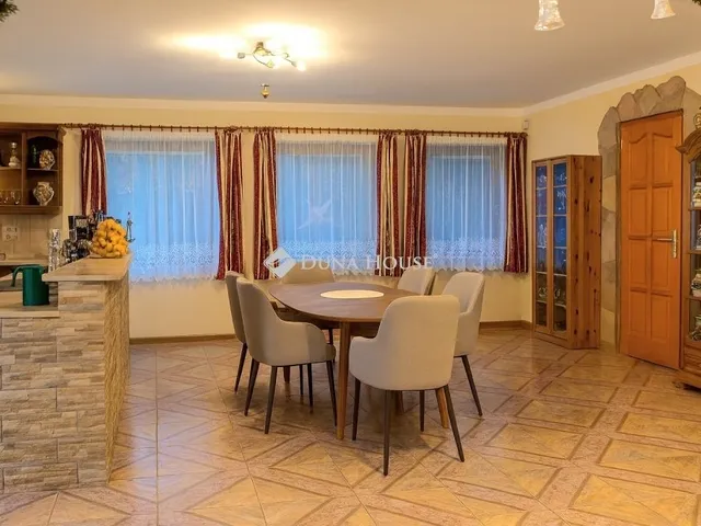 Eladó ház Kozármisleny 180 nm