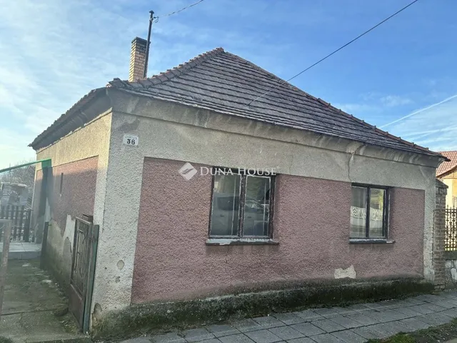 Eladó ház Szentlőrinc 50 nm