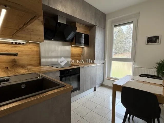 Eladó lakás Pécs, Rókusdomb 68 nm