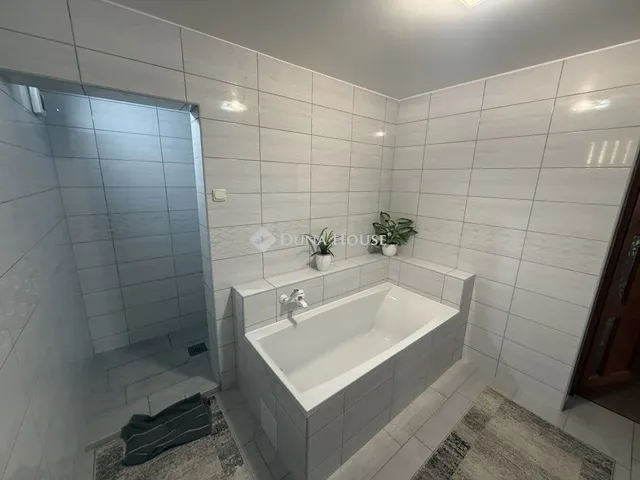 Eladó ház Pécs 199 nm