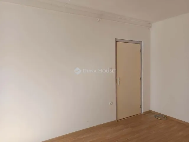 Eladó lakás Szentlőrinc 57 nm