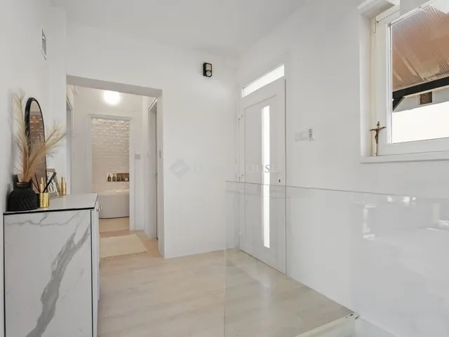 Eladó ház Kozármisleny 230 nm