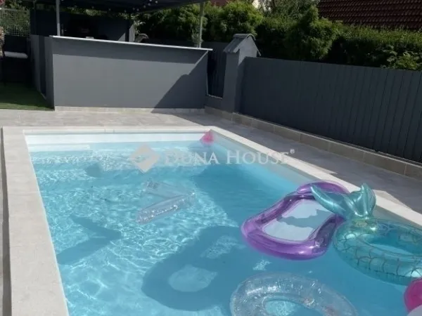 Eladó ház Kozármisleny 230 nm