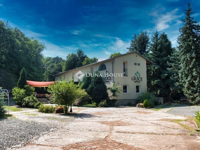 Eladó kereskedelmi és ipari ingatlan Pécs, Mecsekoldal 650 nm